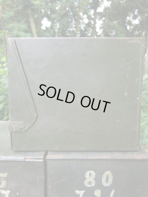 画像3: USA輸入 VINTAGE ビンテージ ステンシル メタル ロッカー RABBITS