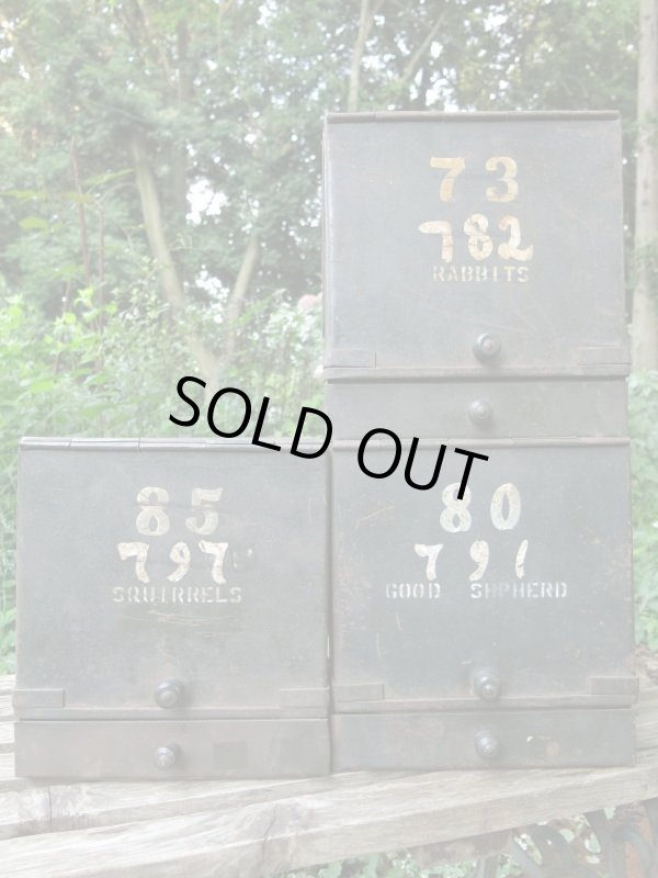 画像2: USA輸入 VINTAGE ビンテージ ステンシル メタル ロッカー SQUIRRELS