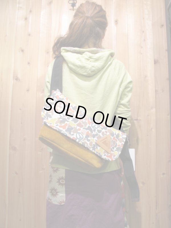 画像5: SALE！！\10290→\8232！ANONYM CRAFTSMAN DESIGN × revarte NAOMI SHOULDER BAG WHT/BEG